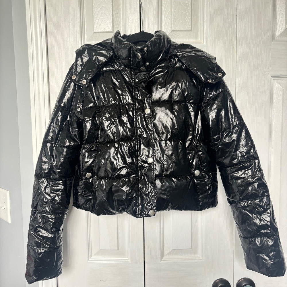 Forever 21 Womens Black Shiny Cropped Puffer Jacket Detachable Hood Size Medium